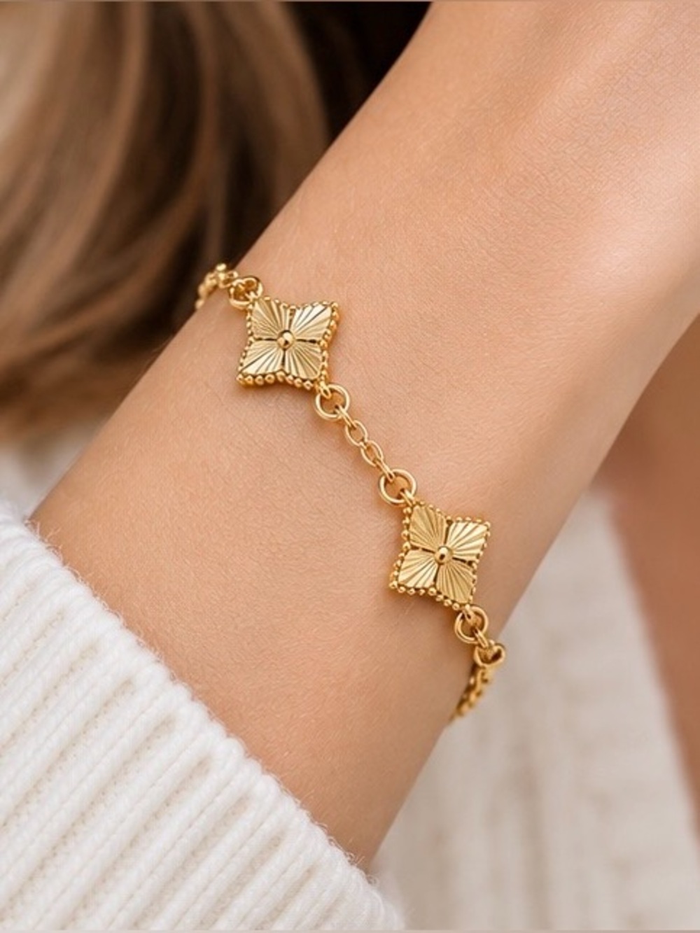✨14K Gold Plated Textured Clover Bracelet✨